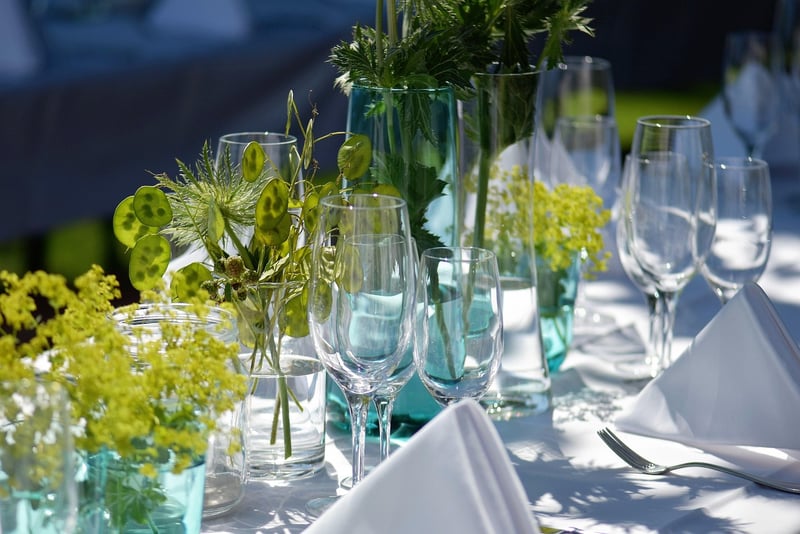 Minimalist Wedding Table Decoration